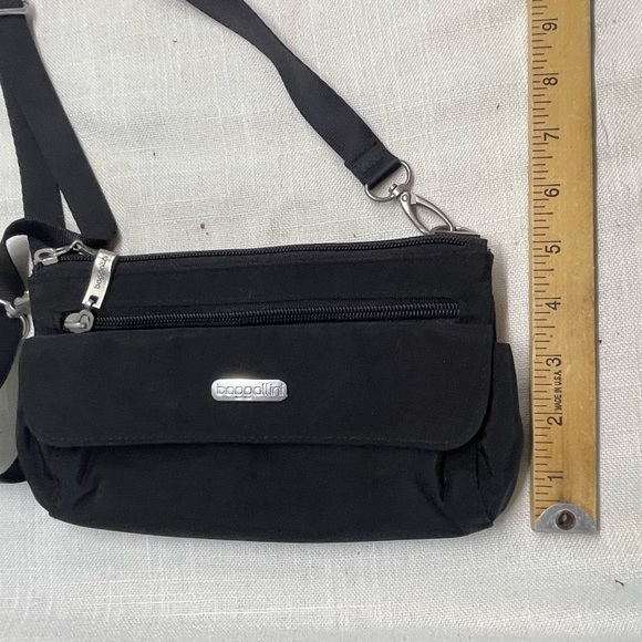 Baggallini Black Belt Bag - Picture 2 of 5